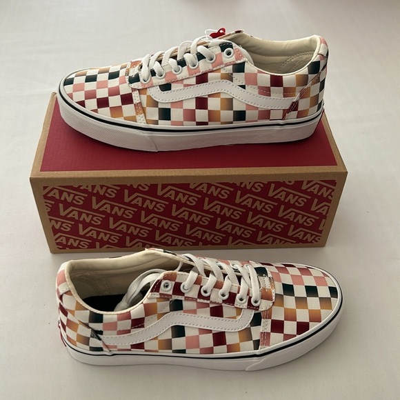 (NWT) Vans Ward Women’s Checkered Shoe - Picture 2 of 16